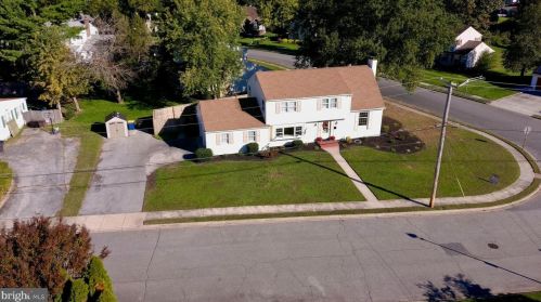 77 Lynnhaven Dr, Dover DE  19904-4303 exterior