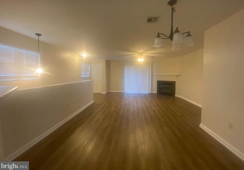 102 Oriole Ct, Hummelstown PA  17036-8834 exterior
