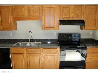 1509 Forest Cove Dr, Chesapeake VA  23323-5733 exterior