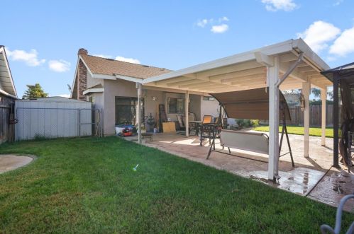 937 Bordeaux Dr, Modesto CA  95351-4433 exterior