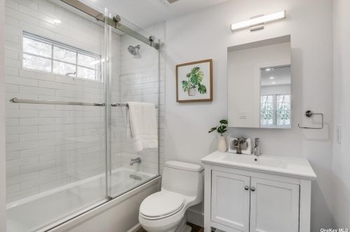 53 Winkle Point Dr, Northport NY  11768-1154 exterior