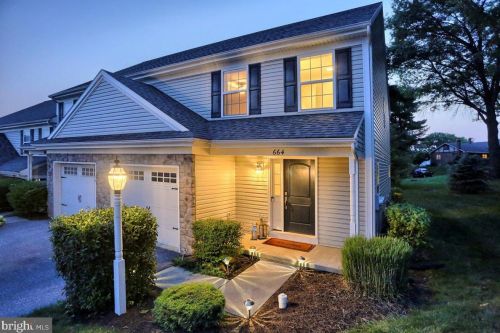 664 Winding Ln, Harrisburg PA  17111-2338 exterior