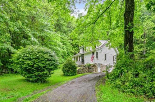 1025 Peekskill Hollow Rd, Tompkins Corners NY  10579-1715 exterior