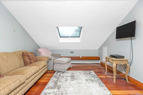 22 Stonywell Ct, Huntington Station NY  11746-5423 exterior