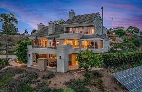 3637 Dove Holw Rd, Encinitas CA 92024-7248 exterior