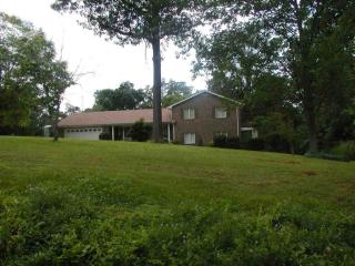 685 Salem Chapel Rd, Benton, KY 42025-5995