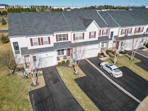 959 King Way, Breinigsville PA  18031-1484 exterior