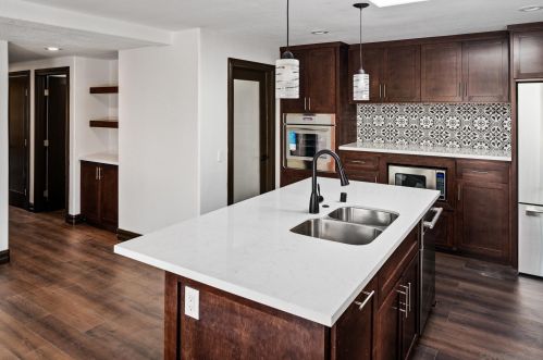 4792 Galicia Way, Oceanside CA  92056-5122 exterior