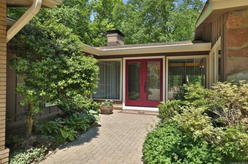 12 Fawn Hill Rd, Tuxedo Park, NY 10987-3514