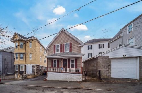 122 Clark St, New Bedford MA 02740-7023 exterior