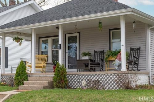215 Strathmoor Ave, Mishawaka, IN 46544-1554
