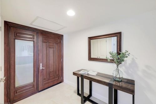 4551 Gulf Shore Blvd, Naples, FL 34103-2647