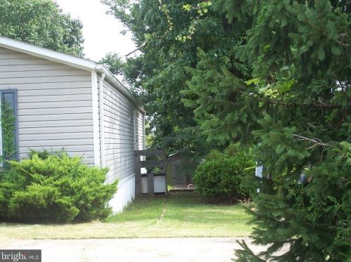 63 Monroe Ave, West Deptford, NJ 08051-1909