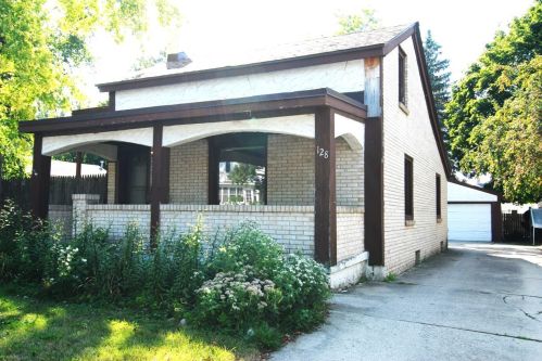 128 West Ave, Waukesha, WI 53186-5910