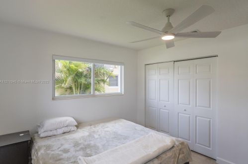 947 Nautilus Isle, Dania Beach FL  33004-2356 exterior