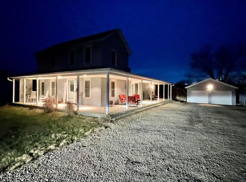 7779 Meadow Dr, Nashport, OH 43830-9770