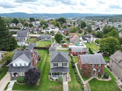 705 Walnut St, Latrobe, PA 15650-2033