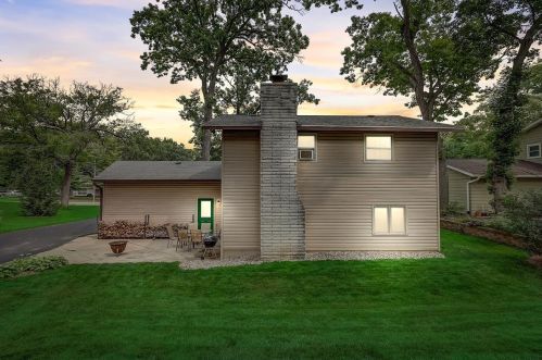 144 Phillips Ln, Lake Mills, WI 53551-1511