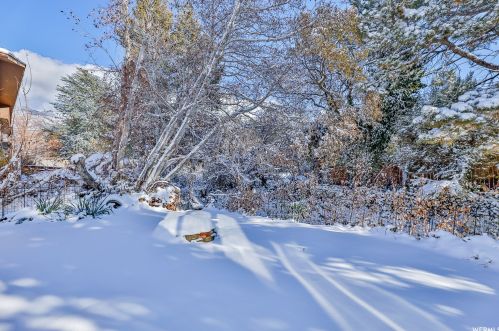 1096 Cambridge Rd, West Kaysville UT  84037-1305 exterior