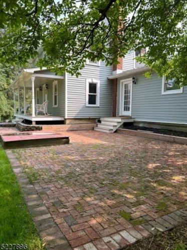5 Pierson Ln, Oxford NJ  07863-3278 exterior