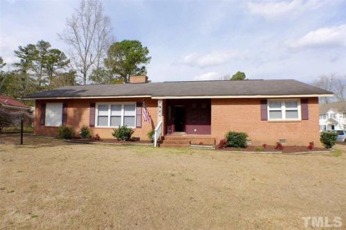 109 Lakeside Dr, Smithfield, NC 27577-5525