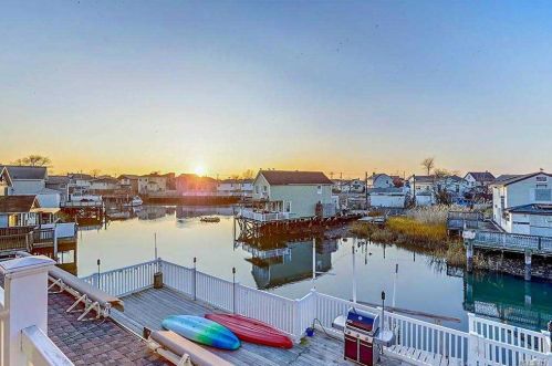 9951 Russell St, Jamaica NY  11414-3949 exterior