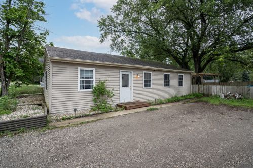 24841 Adams St, Kansasville, WI 53139-9771