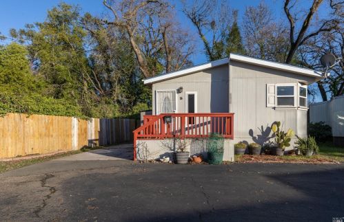 14 Ellie Dr, Santa Rosa CA  95403-1111 exterior