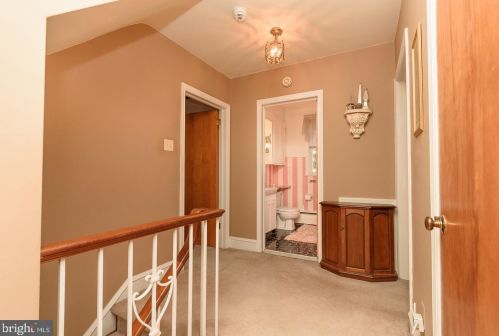 556 Leverington Ave, Philadelphia PA 19128-3314 exterior