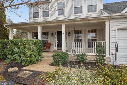 9818 Nugget Ct, Bristow, VA 20136-2430