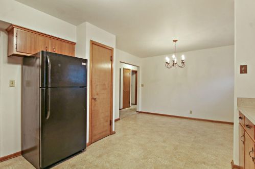 4473 67 St, Kenosha WI 53143-1327 exterior