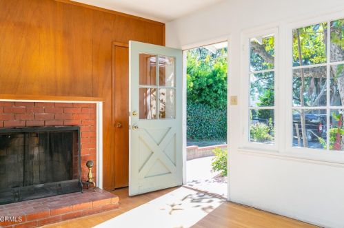 1959 Lombardy Dr, La Canada, CA 91011-1530