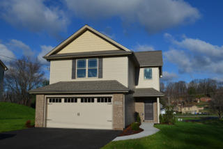 1108 Cherry Ridge Dr, Jonesborough, TN 37659-5201