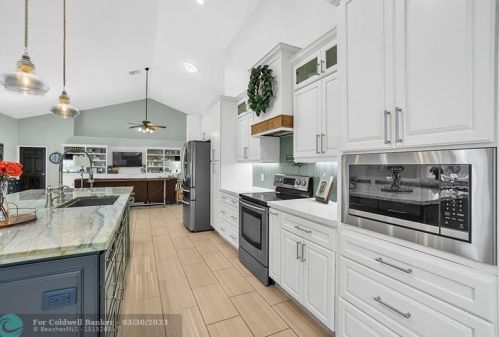 16340 11th St, Hollywood FL 33027-5115 exterior