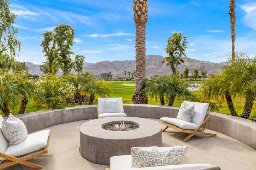 7 Mayfair Dr, Rancho Mirage CA  92270-2586 exterior