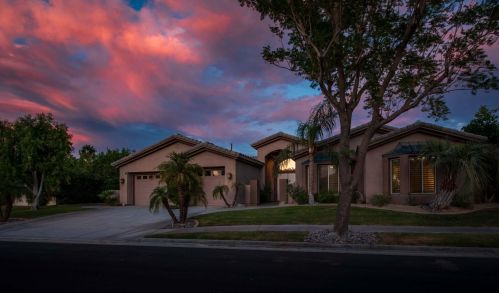 8 King Edward Ct, Rancho Mirage CA  92270-1621 exterior