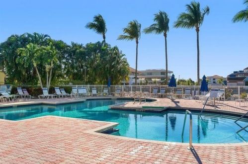 6628 Via Regina, Boca Raton, FL 33433-3918