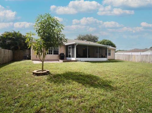 537 Dauphin Ave, Port Saint Lucie FL  34953-5854 exterior