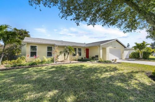 10302 Sandy Hollow Ln, Bonita Springs, FL 34135-6638