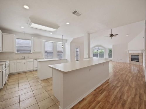 3617 Marquette Dr, Denton TX  76210-8738 exterior