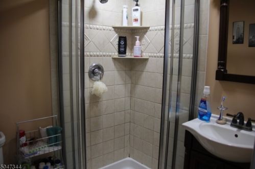 17 Rutgers Ave, West Milford Lakes NJ  07480-3505 exterior