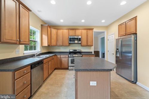 608 Archibald Ln, Florence NJ  08518-4010 exterior