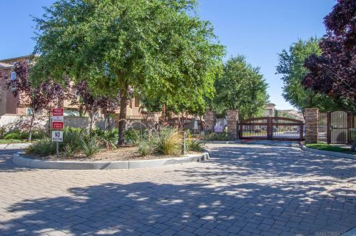 44930 Bellflower Ln, Temecula CA  92592-4190 exterior