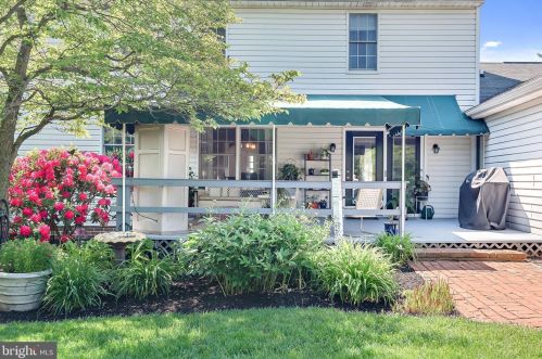 21 Strayer Dr, Carlisle PA  17013-4403 exterior