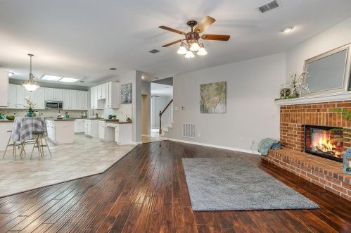 1005 Tanglewood Ln, Lewisville TX  75028-8234 exterior