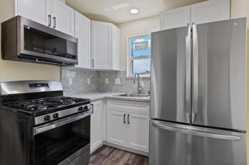 2720 Sparks Way, Modesto CA  95350-1744 exterior