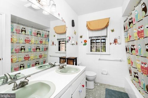 18 Balsam Ct, Lawrence Township NJ  08648-3118 exterior