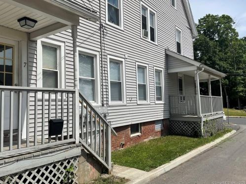 203 Center St, Manchester CT  06040-5048 exterior