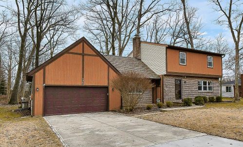 1345 Choctaw Dr, London, OH 43140-8727
