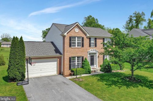 594 Sawgrass Dr, Charles Town WV  25414-5968 exterior